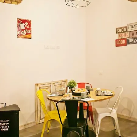 아파트 Navona Industrial Loft *