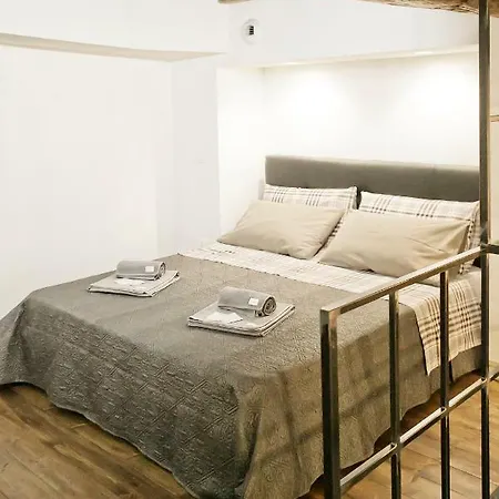 아파트 Navona Industrial Loft *